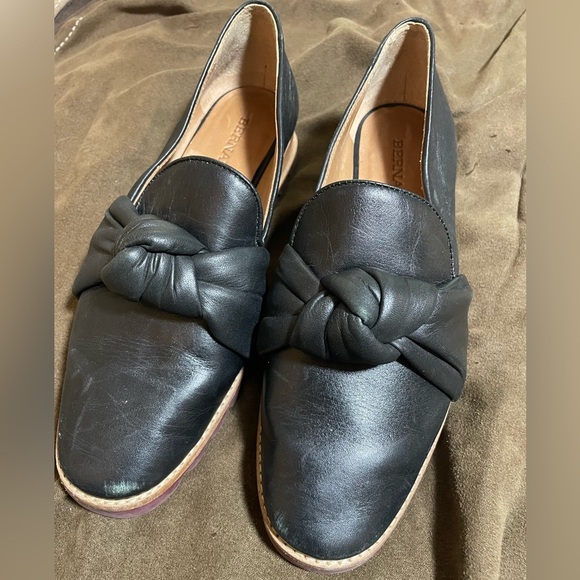 Bernardo black Leather Slip-On loafers 6.5 M - Picture 2 of 8